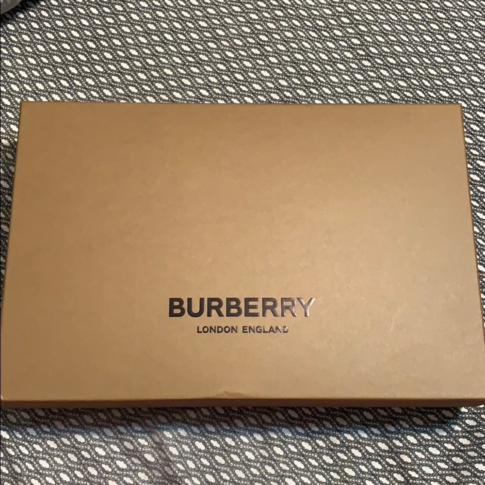 Burberry box